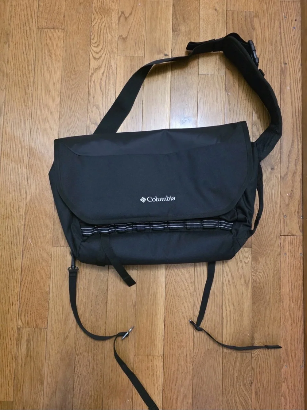 Columbia Black Messenger Bag